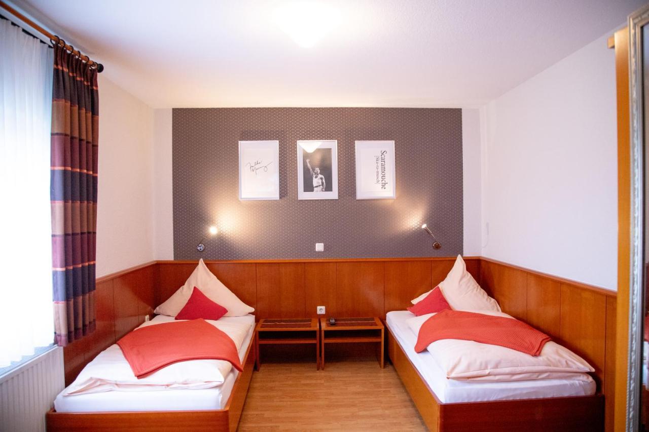 Kleines Hotel Westhus 되르펜 외부 사진