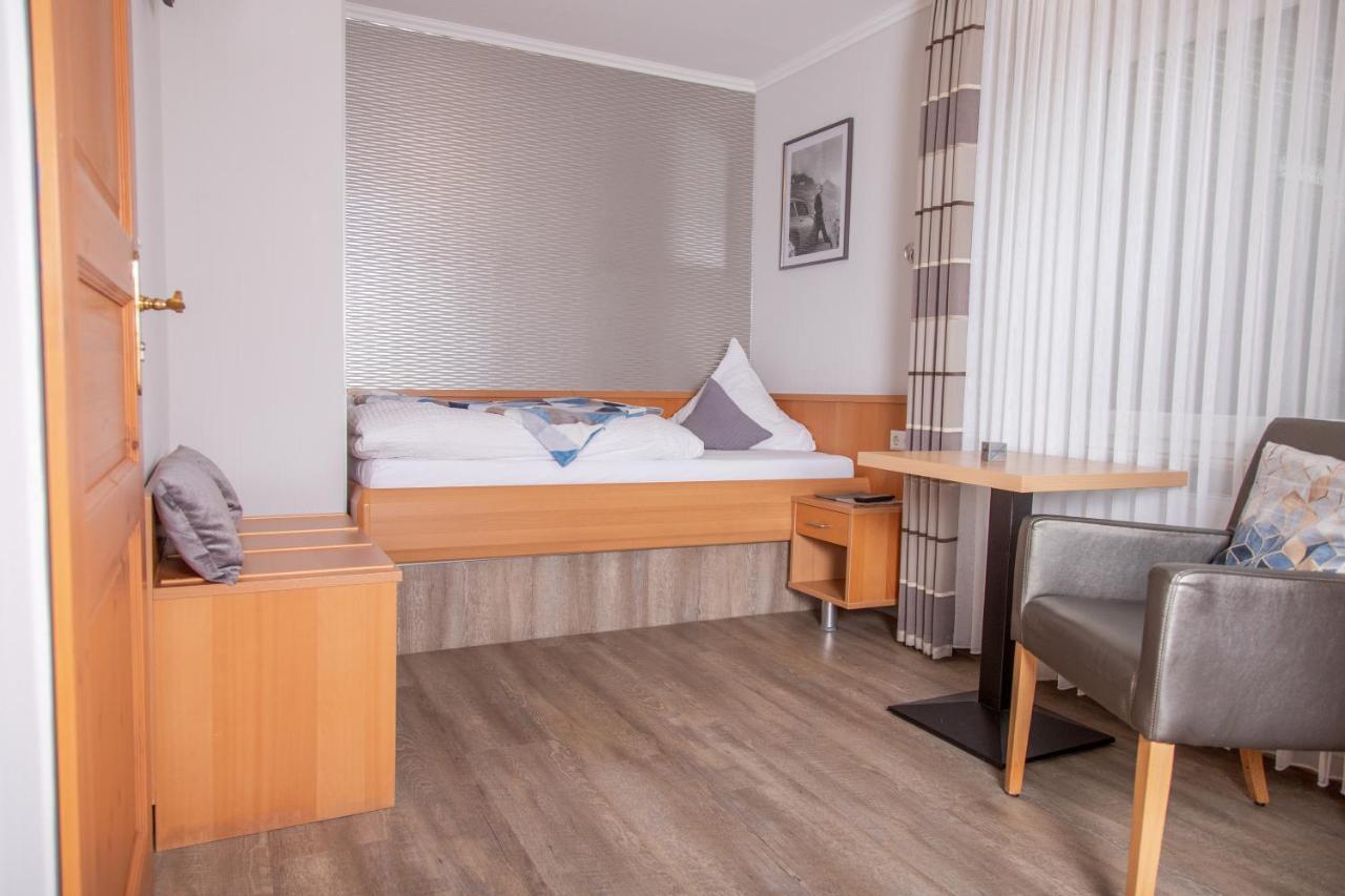 Kleines Hotel Westhus 되르펜 외부 사진