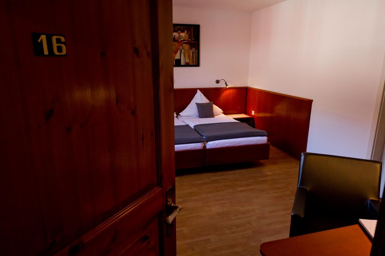 Kleines Hotel Westhus 되르펜 외부 사진